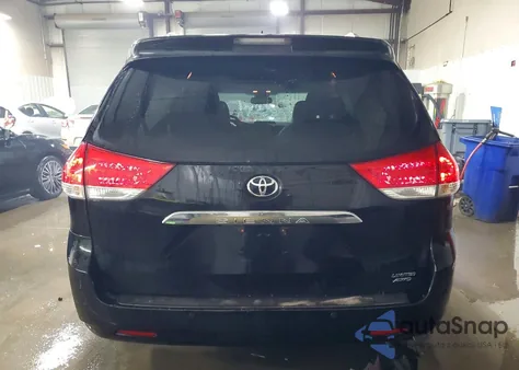 2011 Toyota Sienna Xle z USA, uszkodzony, nr VIN 5TDDK3DC4BS006577